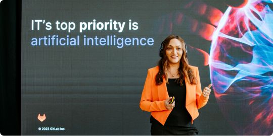 コミュニティミートアップでプレゼンテーションを行うGitLabのチームメンバー